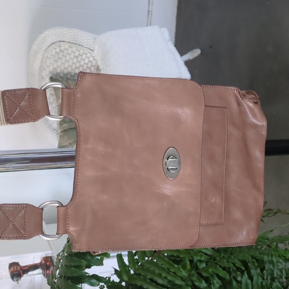 COPY - Chic Tan Shoulder/ crossbody leather Bag
